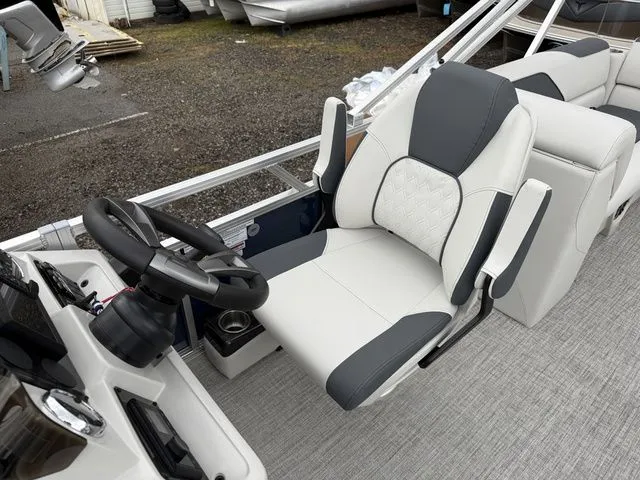 Slide: The Image of Tahoe Sport Quad Lounge - 21 FT 2026 - 7