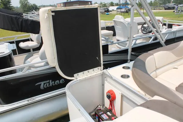 Slide: The Image of Tahoe LTZ Cruise 24' 2021 - 12