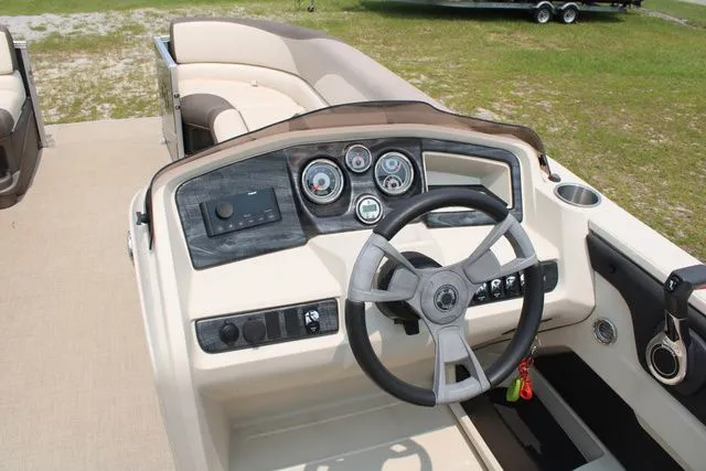 Slide: The Image of Tahoe LTZ Cruise 24' 2021 - 5