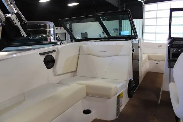 Slide: The Image of MasterCraft NXT22 2024 - 19