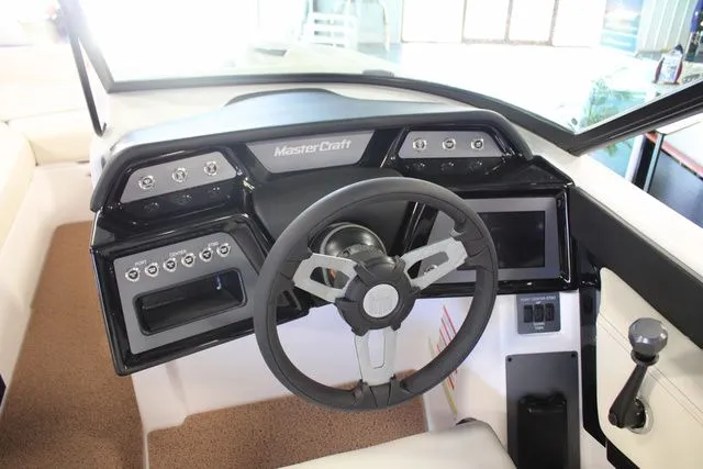 Slide: The Image of MasterCraft NXT22 2024 - 22