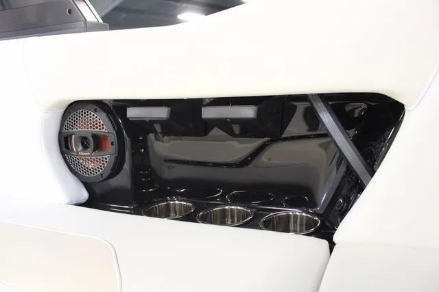 Slide: The Image of MasterCraft NXT22 2024 - 27