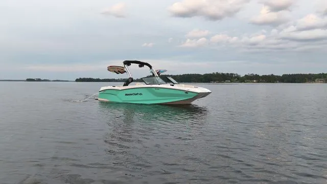 Slide: The Image of MasterCraft NXT22 2024 - 3