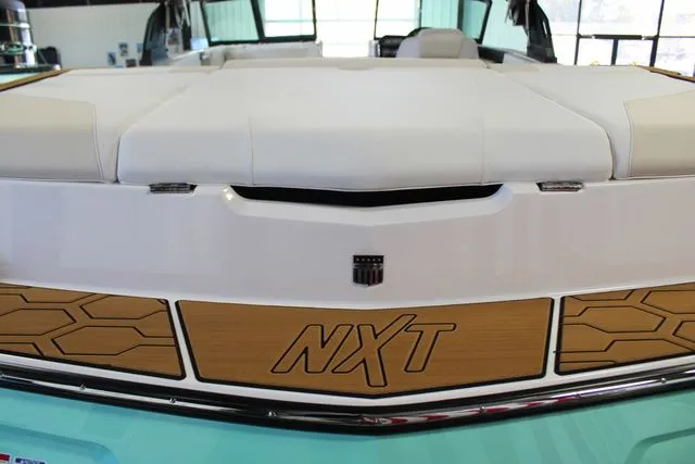 Slide: The Image of MasterCraft NXT22 2024 - 46