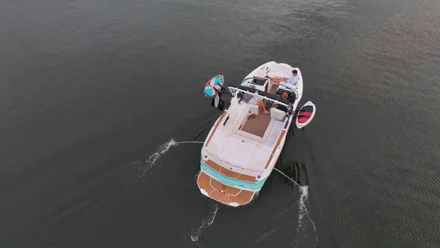 Slide: The Image of MasterCraft NXT22 2024 - 6