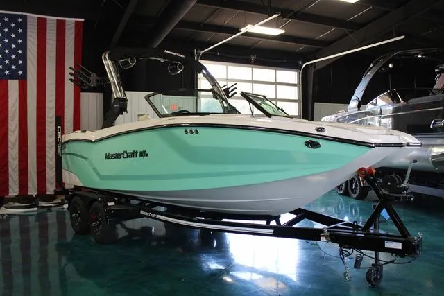 Slide: The Image of MasterCraft NXT22 2024 - 8