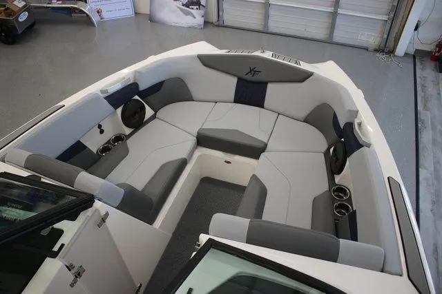 Slide: The Image of MasterCraft XT Series XT22 2025 - 19