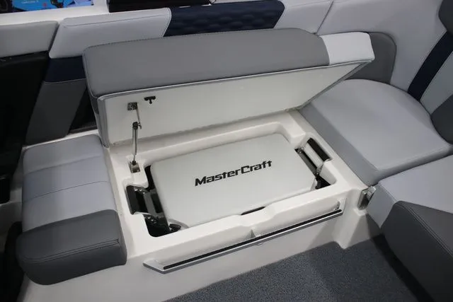 Slide: The Image of MasterCraft XT Series XT22 2025 - 21