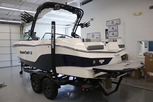 Slide: The Image of MasterCraft XT Series XT22 2025 - 24