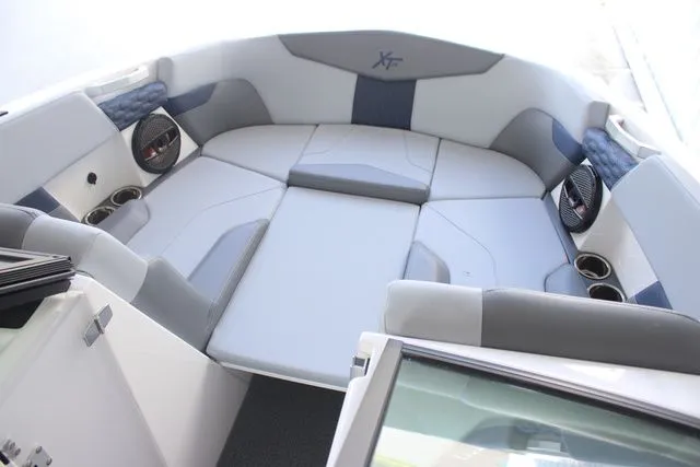 Slide: The Image of MasterCraft XT Series XT22 2025 - 7