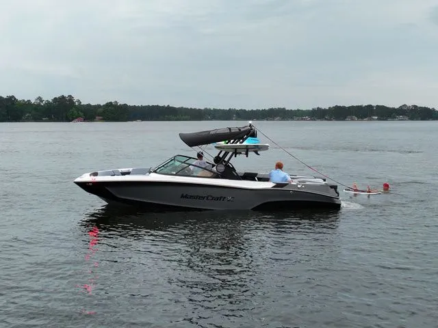 Slide: The Image of MasterCraft XT Series XT24 2025 - 8