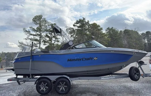Slide: The Image of MasterCraft XT22 2023 - 3