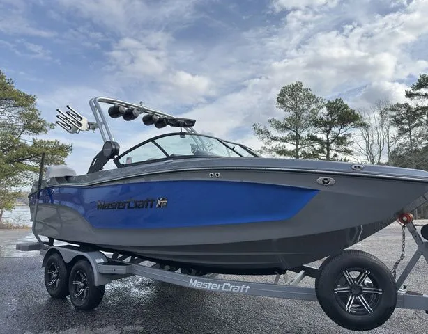 Slide: The Image of MasterCraft XT22 2023 - 5