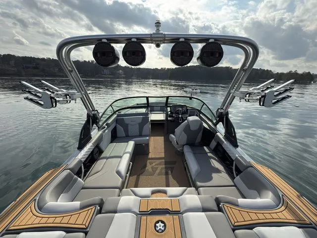 Slide: The Image of MasterCraft XT22 2023 - 6