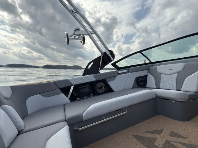 Slide: The Image of MasterCraft XT22 2023 - 8