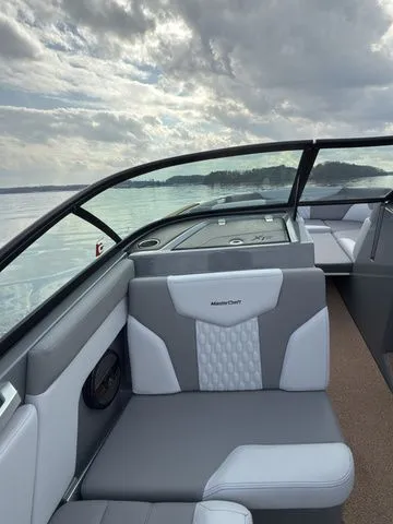 Slide: The Image of MasterCraft XT22 2023 - 9