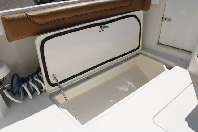 Slide: The Image of Albemarle 30 Express 2021 - 19