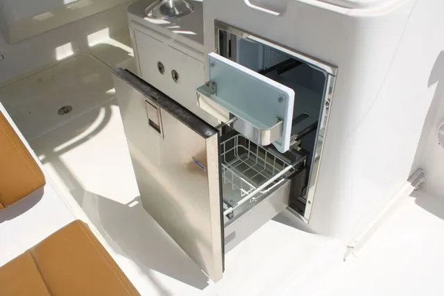 Slide: The Image of Albemarle 30 Express 2021 - 22