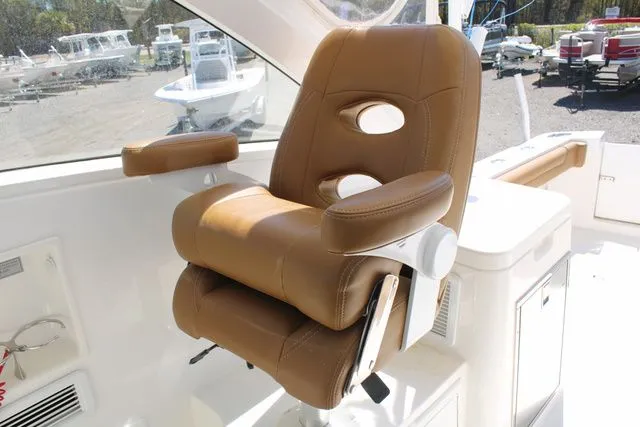 Slide: The Image of Albemarle 30 Express 2021 - 26