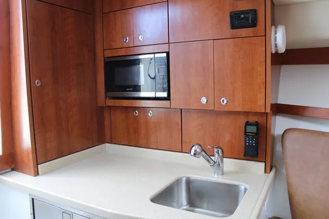 Slide: The Image of Albemarle 30 Express 2021 - 30