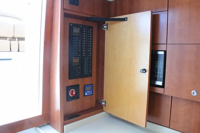 Slide: The Image of Albemarle 30 Express 2021 - 31