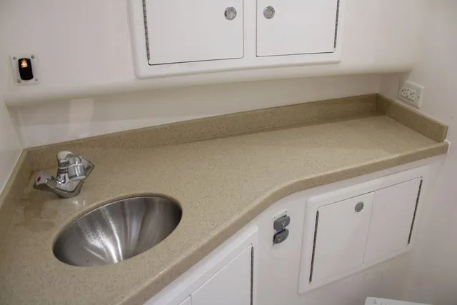 Slide: The Image of Albemarle 30 Express 2021 - 33