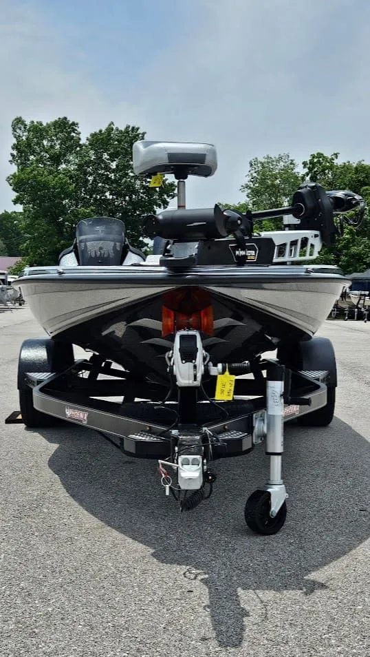 Slide: The Image of Phoenix Bass Boat 721 ZXL 2026 - 13