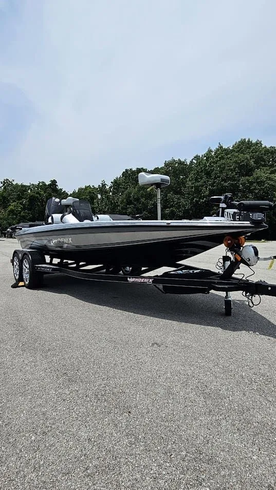 Slide: The Image of Phoenix Bass Boat 721 ZXL 2026 - 14