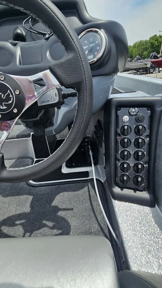 Slide: The Image of Phoenix Bass Boat 721 ZXL 2026 - 16