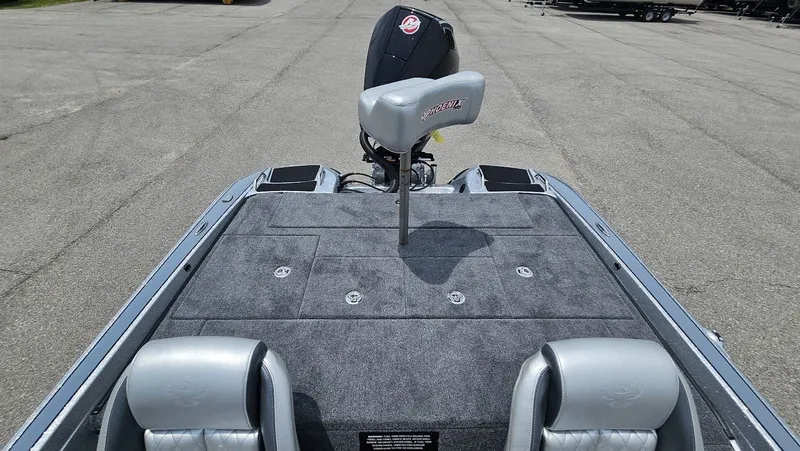 Slide: The Image of Phoenix Bass Boat 721 ZXL 2026 - 18