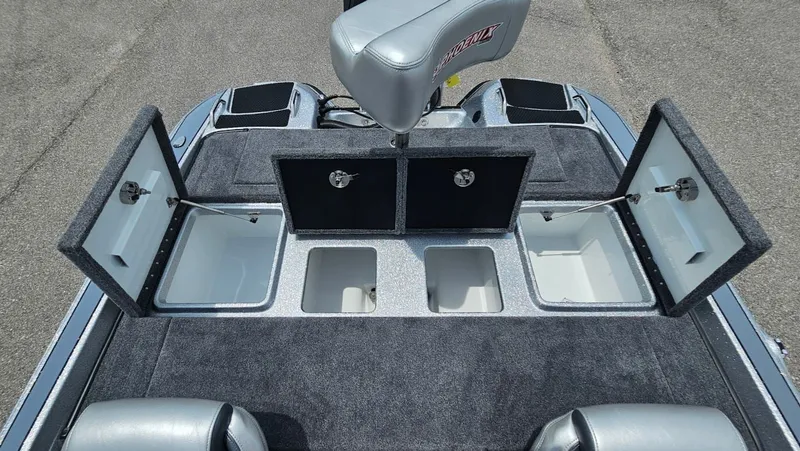 Slide: The Image of Phoenix Bass Boat 721 ZXL 2026 - 19