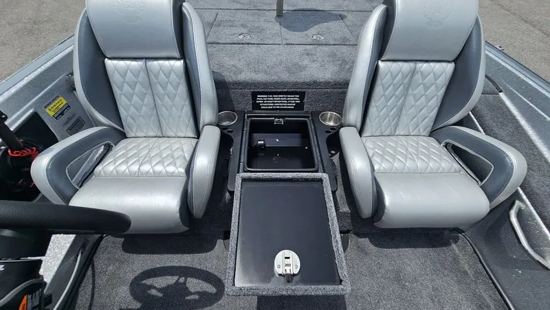 Slide: The Image of Phoenix Bass Boat 721 ZXL 2026 - 23