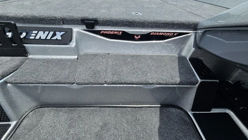 Slide: The Image of Phoenix Bass Boat 721 ZXL 2026 - 24