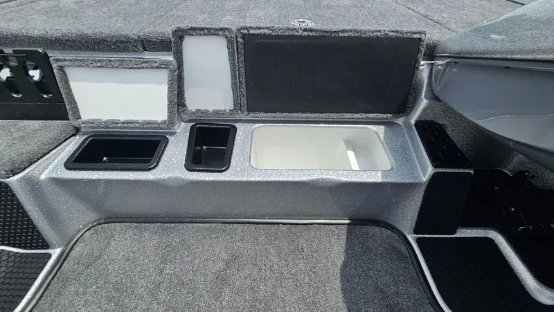 Slide: The Image of Phoenix Bass Boat 721 ZXL 2026 - 25