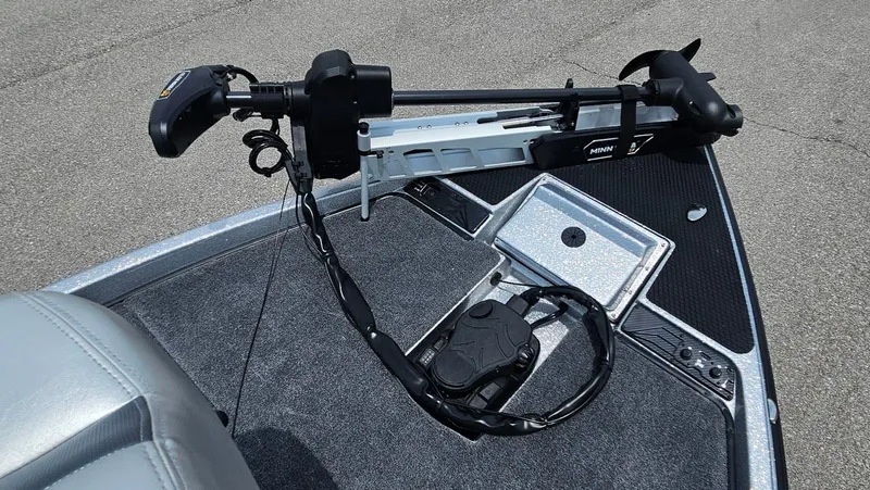 Slide: The Image of Phoenix Bass Boat 721 ZXL 2026 - 28