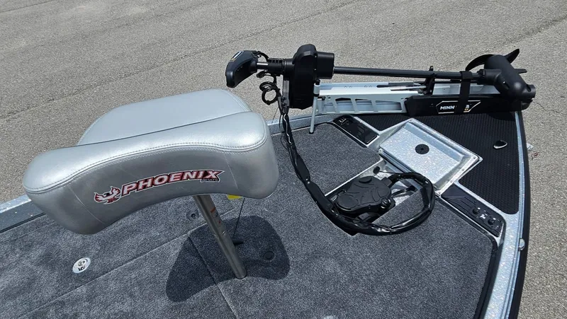 Slide: The Image of Phoenix Bass Boat 721 ZXL 2026 - 29