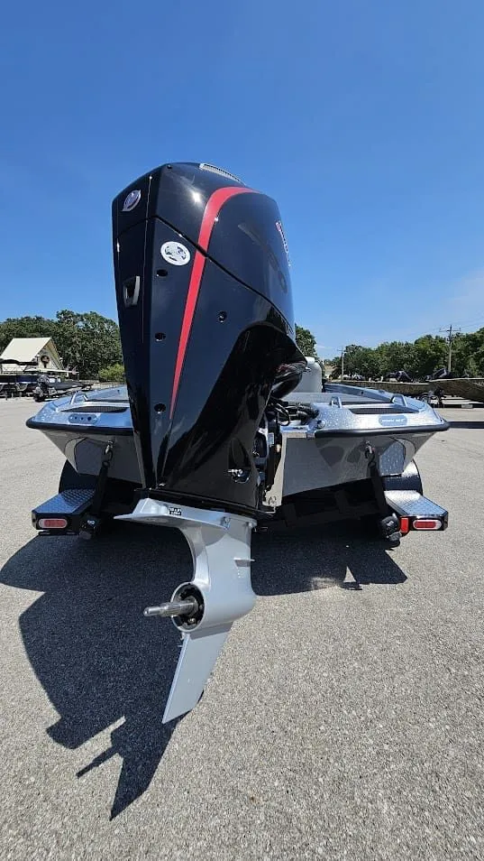 Slide: The Image of Phoenix Bass Boat 721 ZXL 2026 - 36