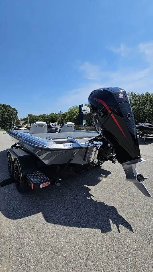 Slide: The Image of Phoenix Bass Boat 721 ZXL 2026 - 37