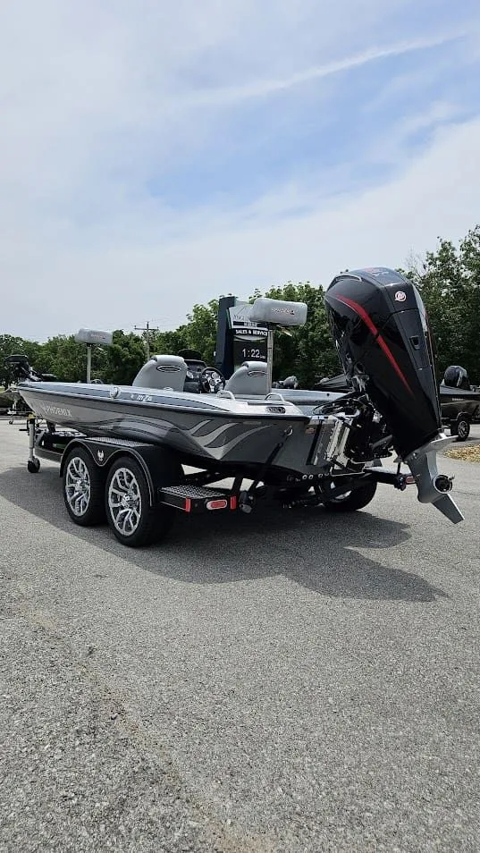 Slide: The Image of Phoenix Bass Boat 721 ZXL 2026 - 8