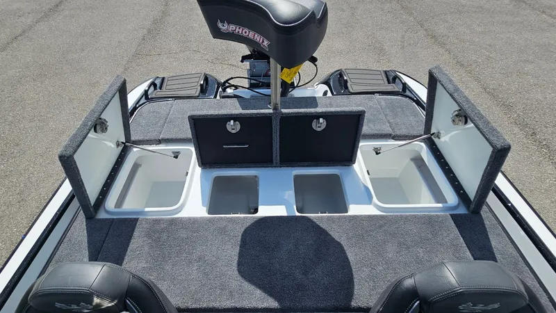 Slide: The Image of Phoenix Bass Boat 21 XE 2026 - 23