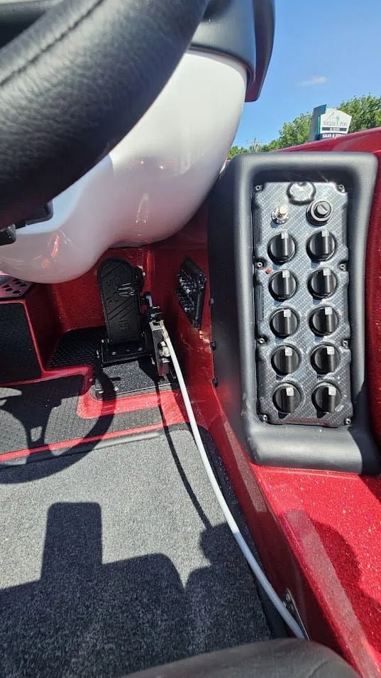 Slide: The Image of Phoenix Bass Boat 721 ZXL 2026 - 16