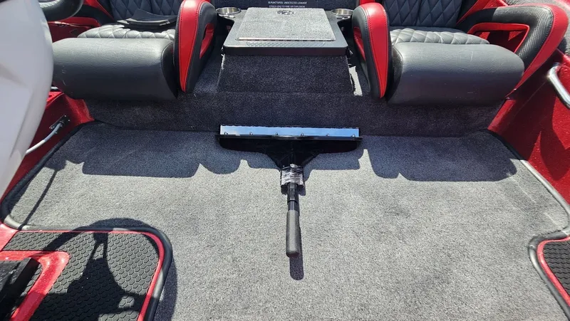 Slide: The Image of Phoenix Bass Boat 721 ZXL 2026 - 28