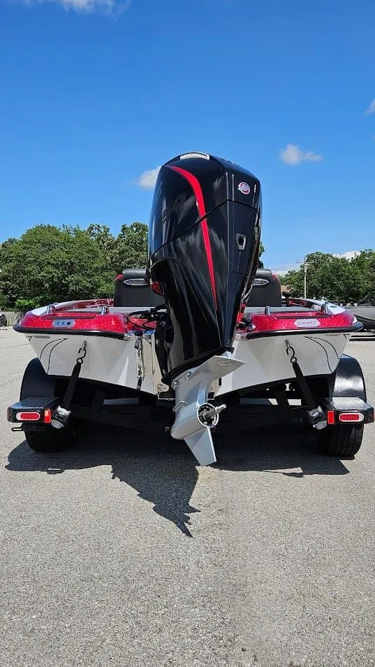 Slide: The Image of Phoenix Bass Boat 721 ZXL 2026 - 6