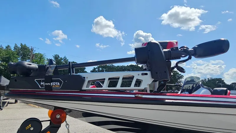 Slide: The Image of Phoenix Bass Boat 721 ZXL 2026 - 9