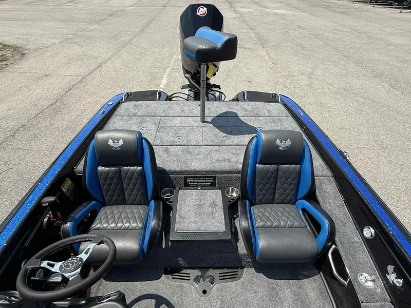 Slide: The Image of Phoenix Bass Boat 919 ZXL 2026 - 15