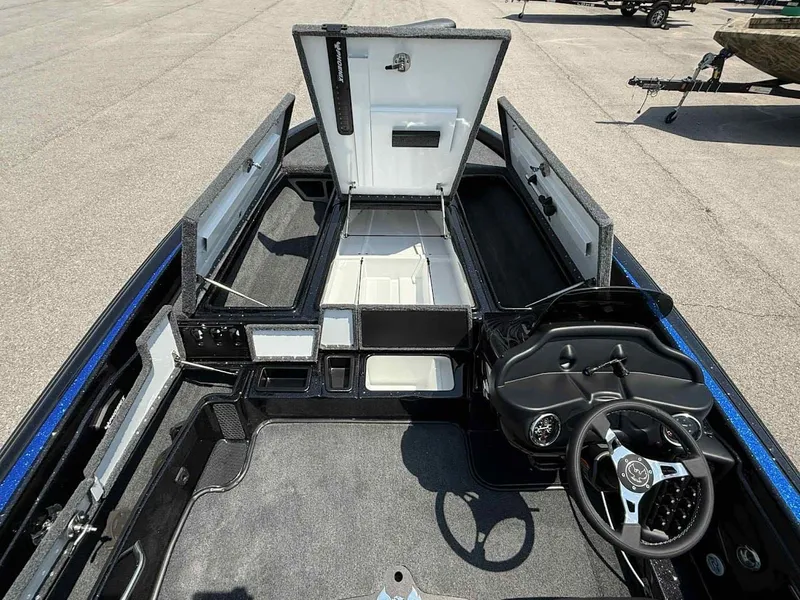Slide: The Image of Phoenix Bass Boat 919 ZXL 2026 - 18