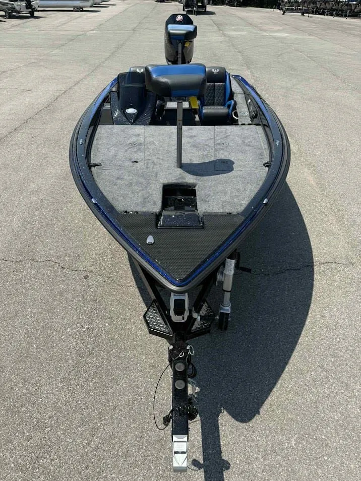 Slide: The Image of Phoenix Bass Boat 919 ZXL 2026 - 9
