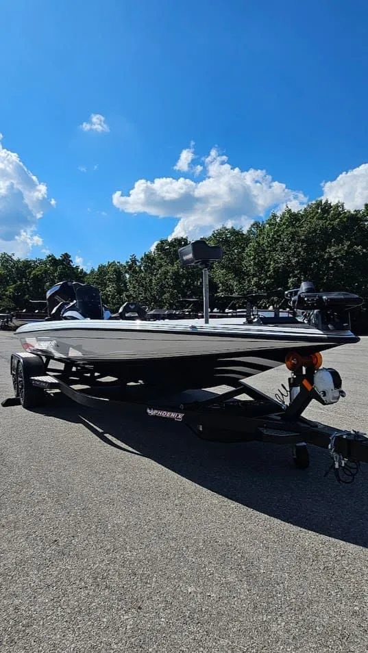 Slide: The Image of Phoenix Bass Boat 921 Elite X 2026 - 11