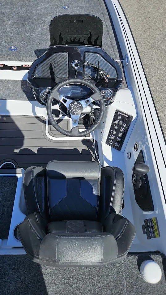 Slide: The Image of Phoenix Bass Boat 921 Elite X 2026 - 14