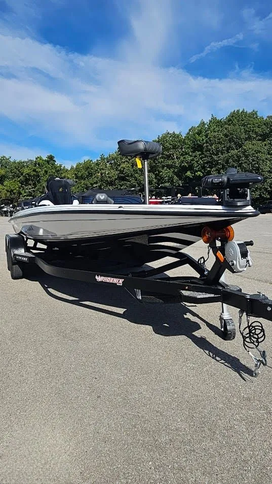 Slide: The Image of Phoenix Bass Boat 921 Elite X 2026 - 35